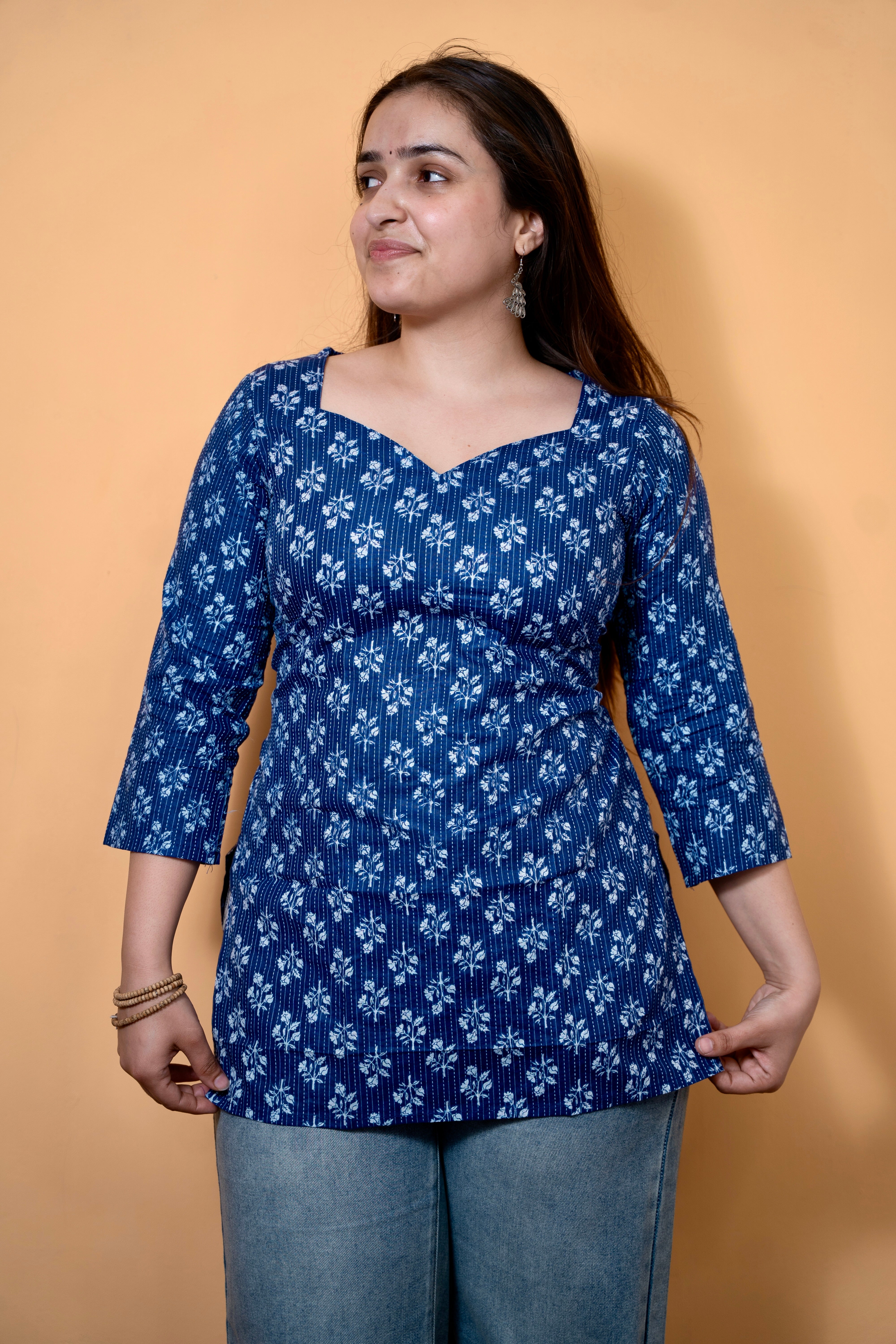 Blue Sweetheart Neck katha
