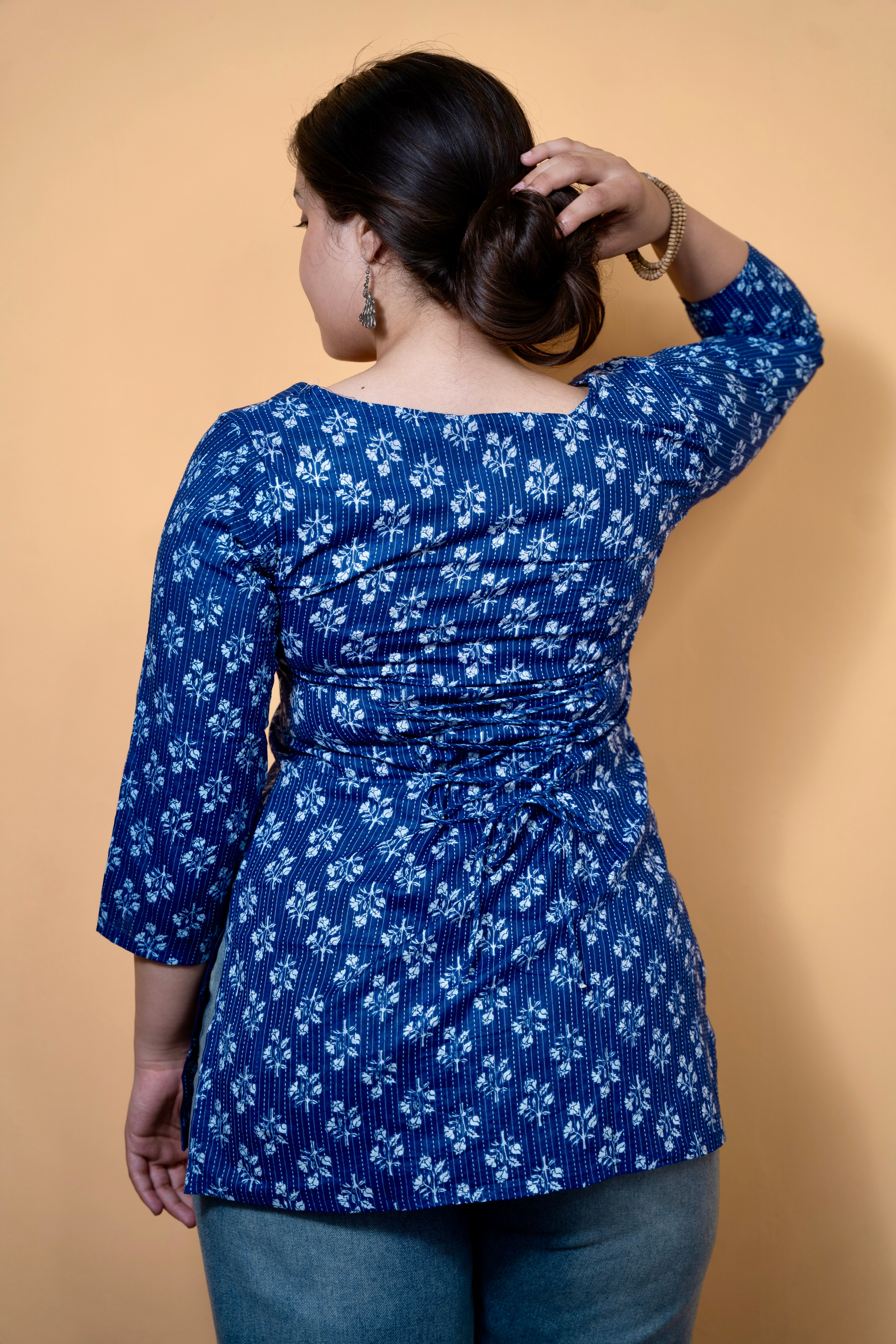 Blue Sweetheart Neck katha