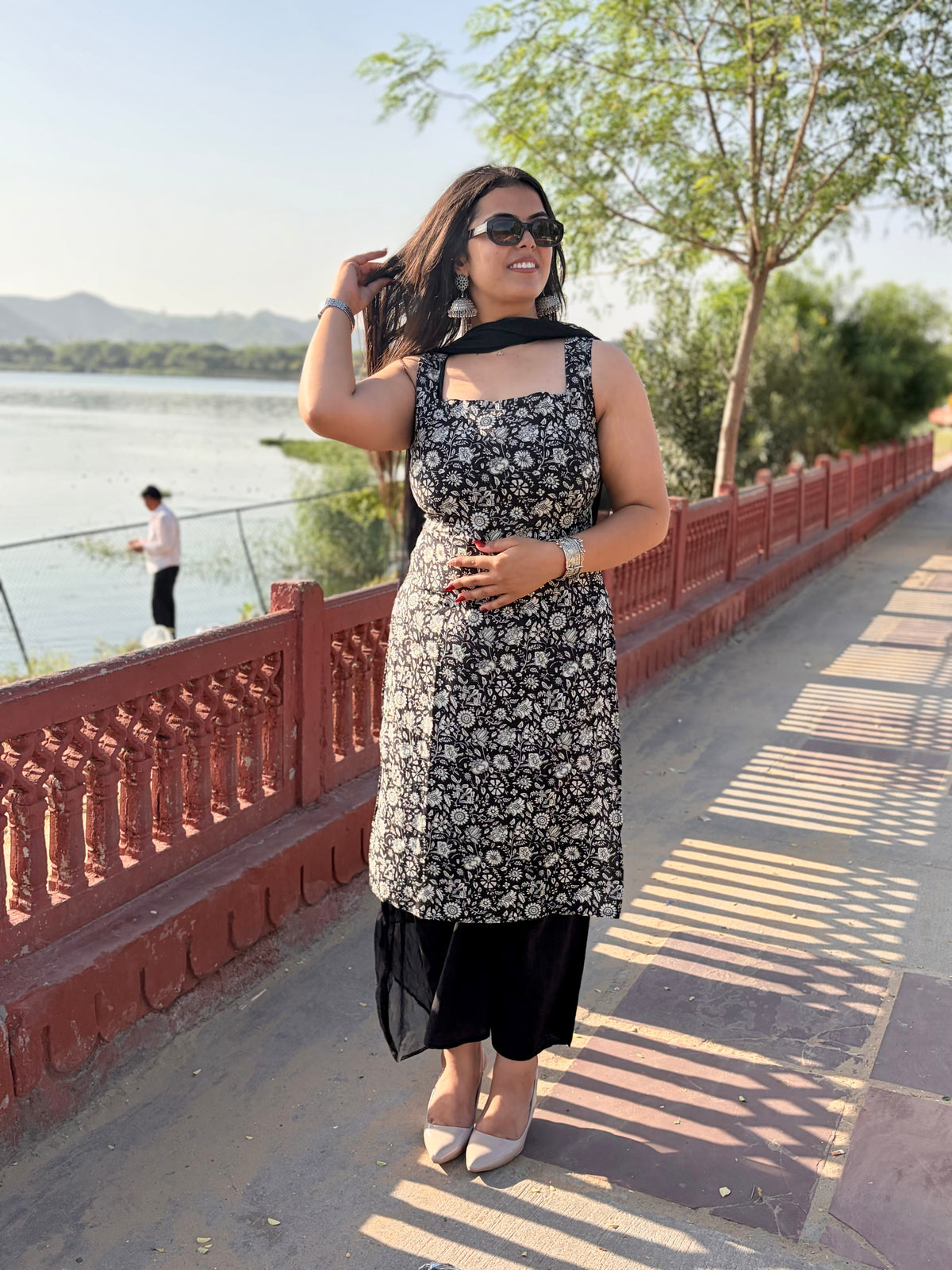 Sanskari Rebel - Black