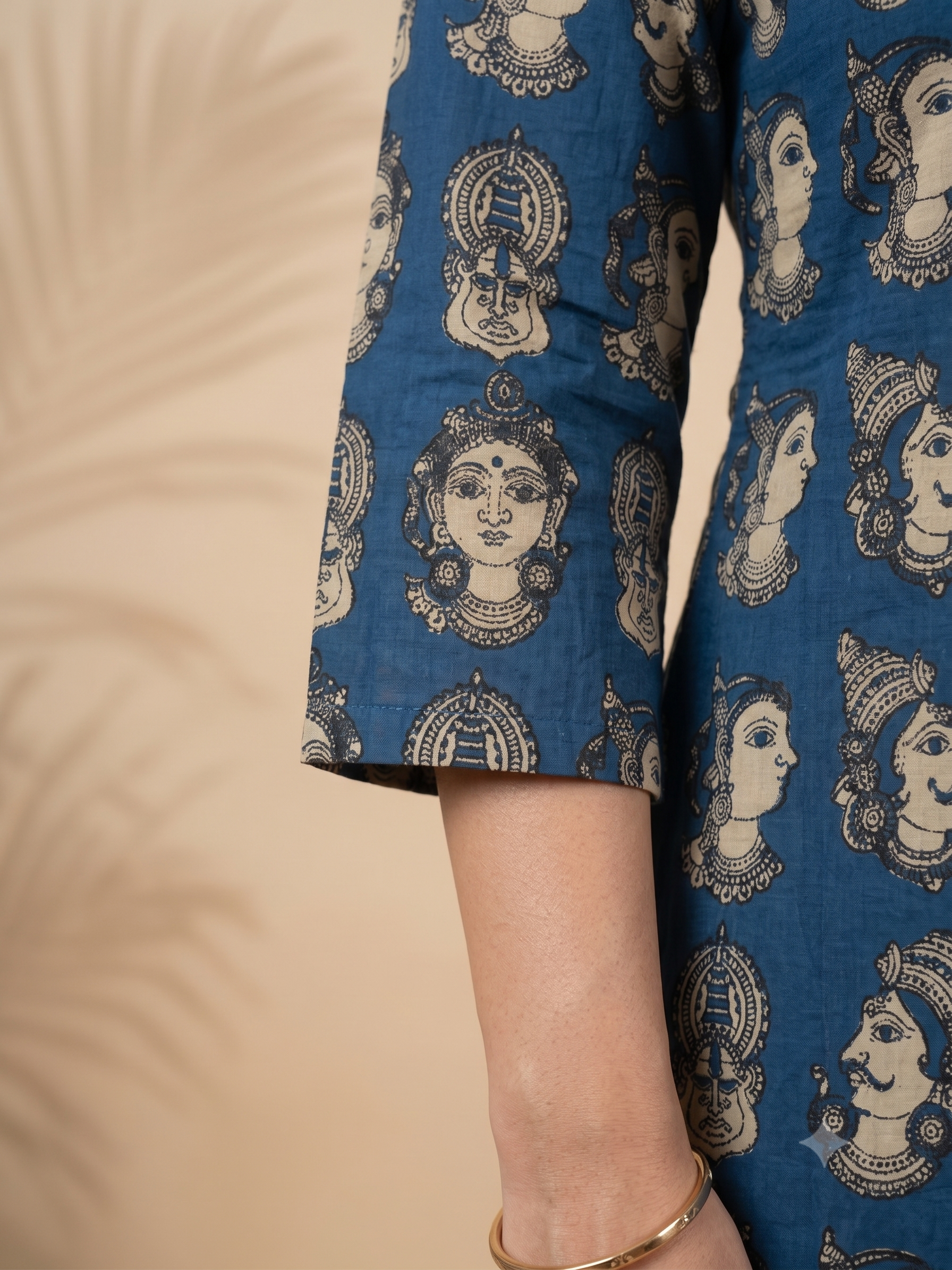 Face Print - Square Neck