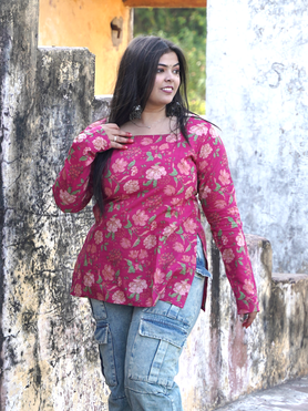Gulabi Ankhen- Short Kurti